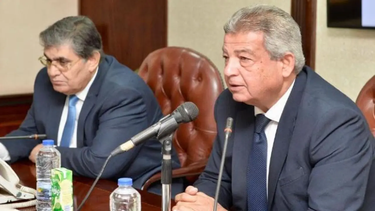 مقدموا البرامج الرياضية يناقشون دعم منتخب مصر في المونديال مع الأعلى للإعلام